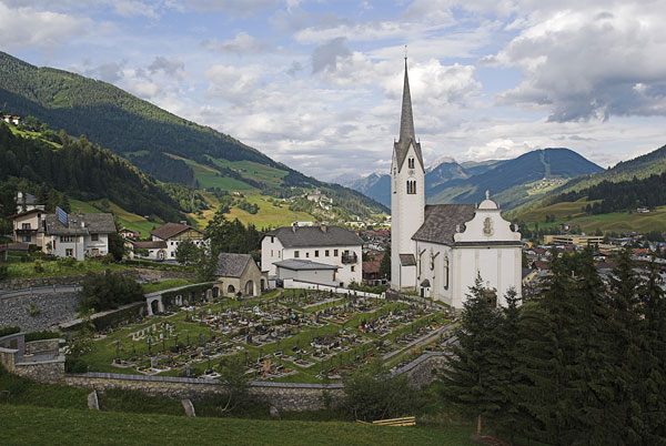Church and cemetry in Sillian